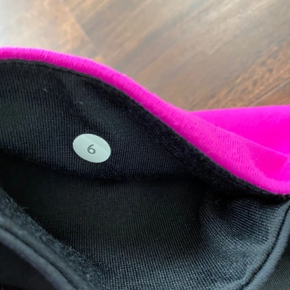 Lululemon Wunder Under Crop Reversible
Black Pink - Picture 7 of 7